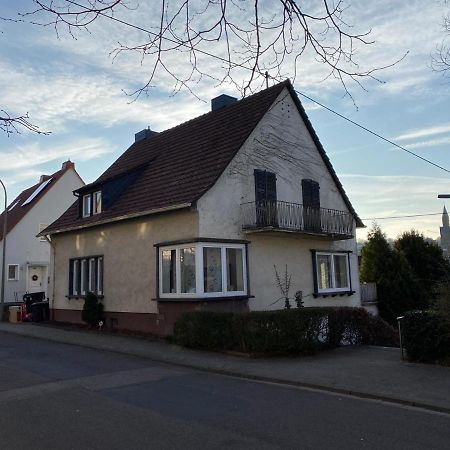 Schöne Einliegerwohnung mitten in Püttlingen Exterior foto